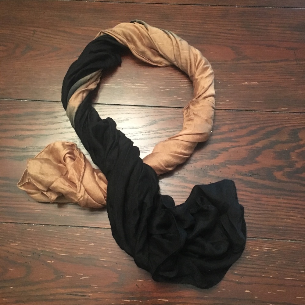 Women’s scarf